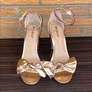 Bamboo golden peep-toed heels. 7.5